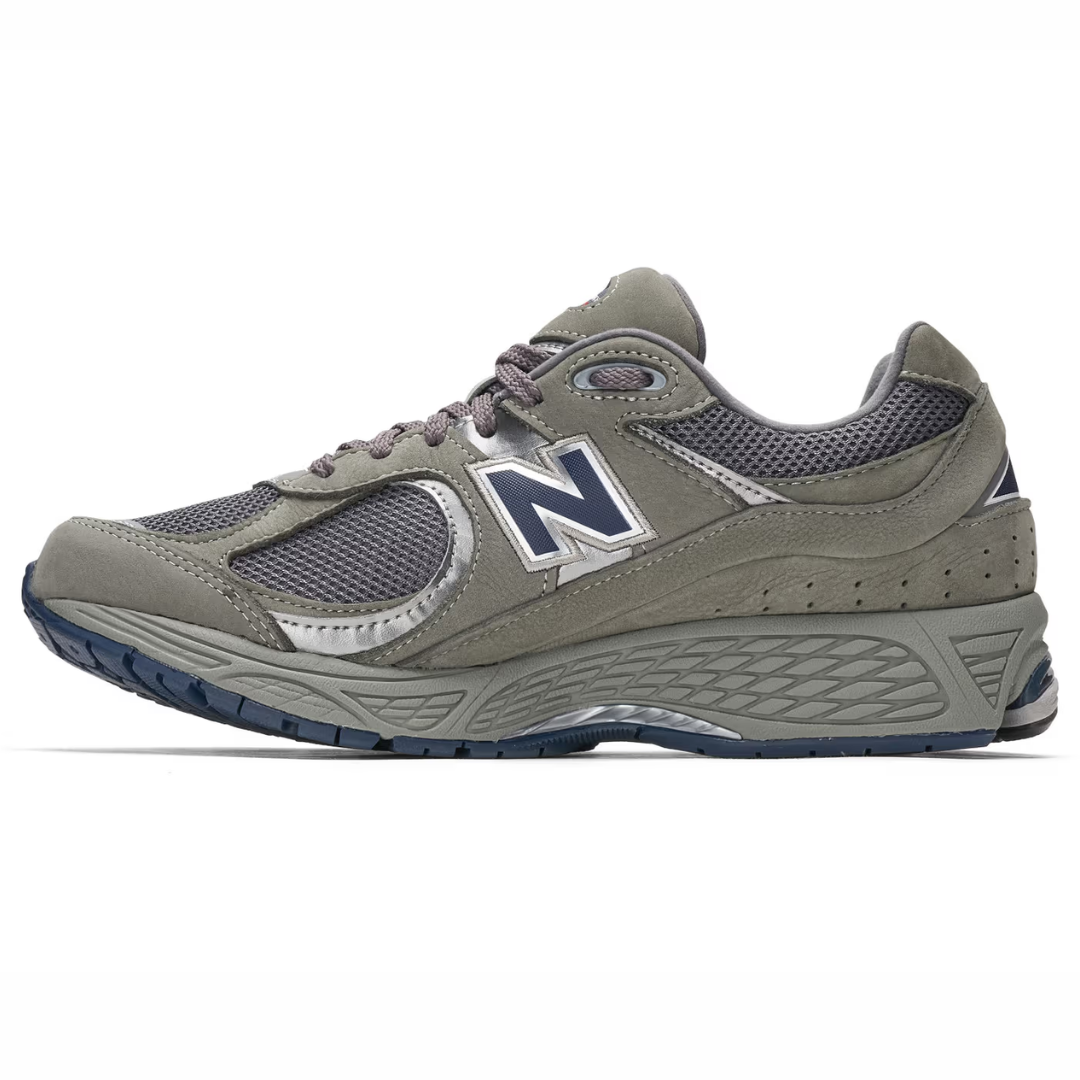 New Balance Men 2002RA  Sneakers